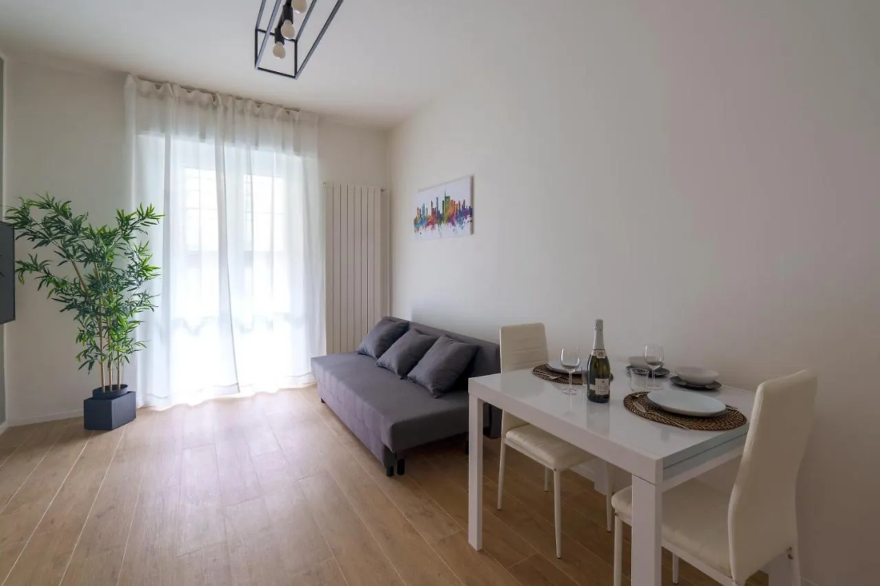 Apartamento Sansiro Luxury Wi-Fi & Netflix Milán 0*,  Italia